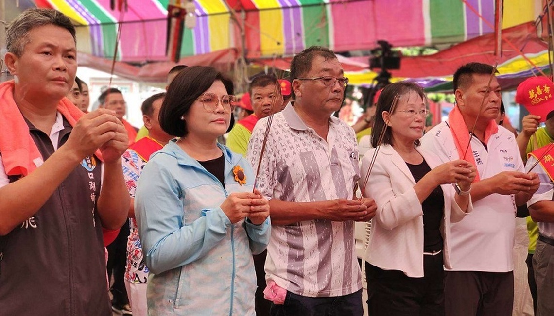國家重要民俗口湖牽水車藏(狀)179週年系列活動  張麗善與鄉親一起祭拜追思先人