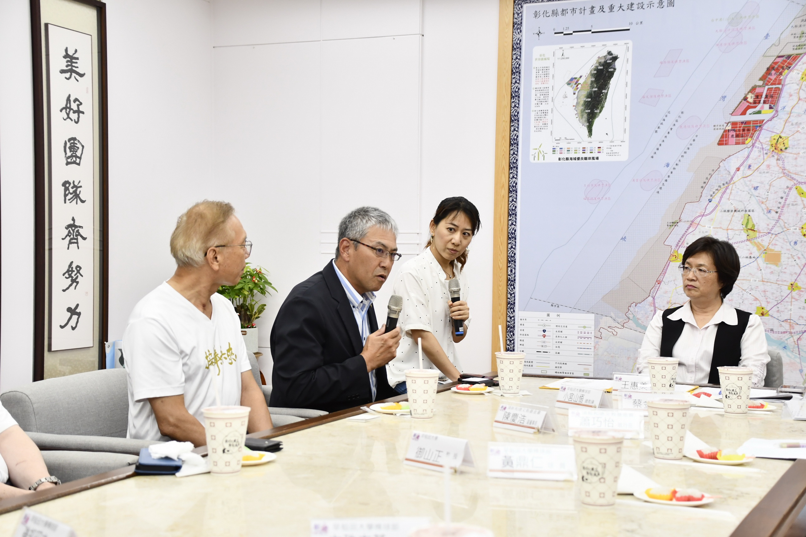 ▲頂新和德文教基金與早稻田大學棒球部拜會縣府，由縣長王惠美親自接見，也進行棒球知識交流。（記者張溎壕攝）