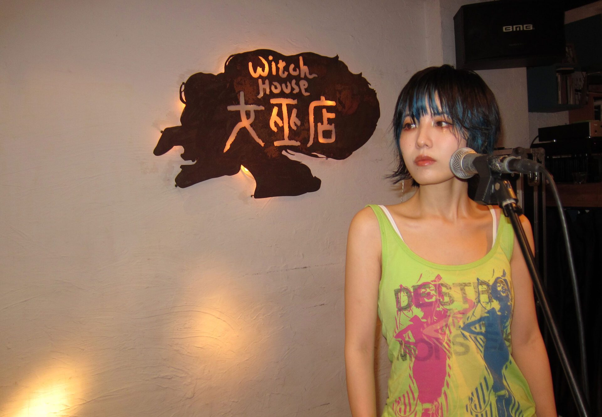 怪怪美少女李澤瓏私密音樂會 話不多連唱10首歌