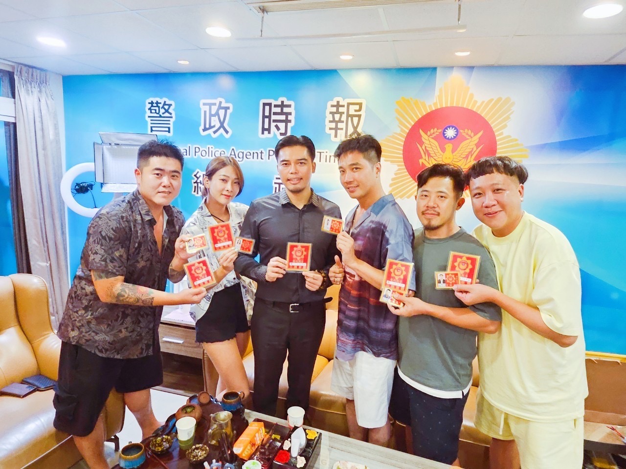 「人氣網紅」油條兄弟與警政時報社長,踢爆社會不公不義,做正確的事,幫助更多人,讓大家更懂得保護自己。 (圖/資料照)