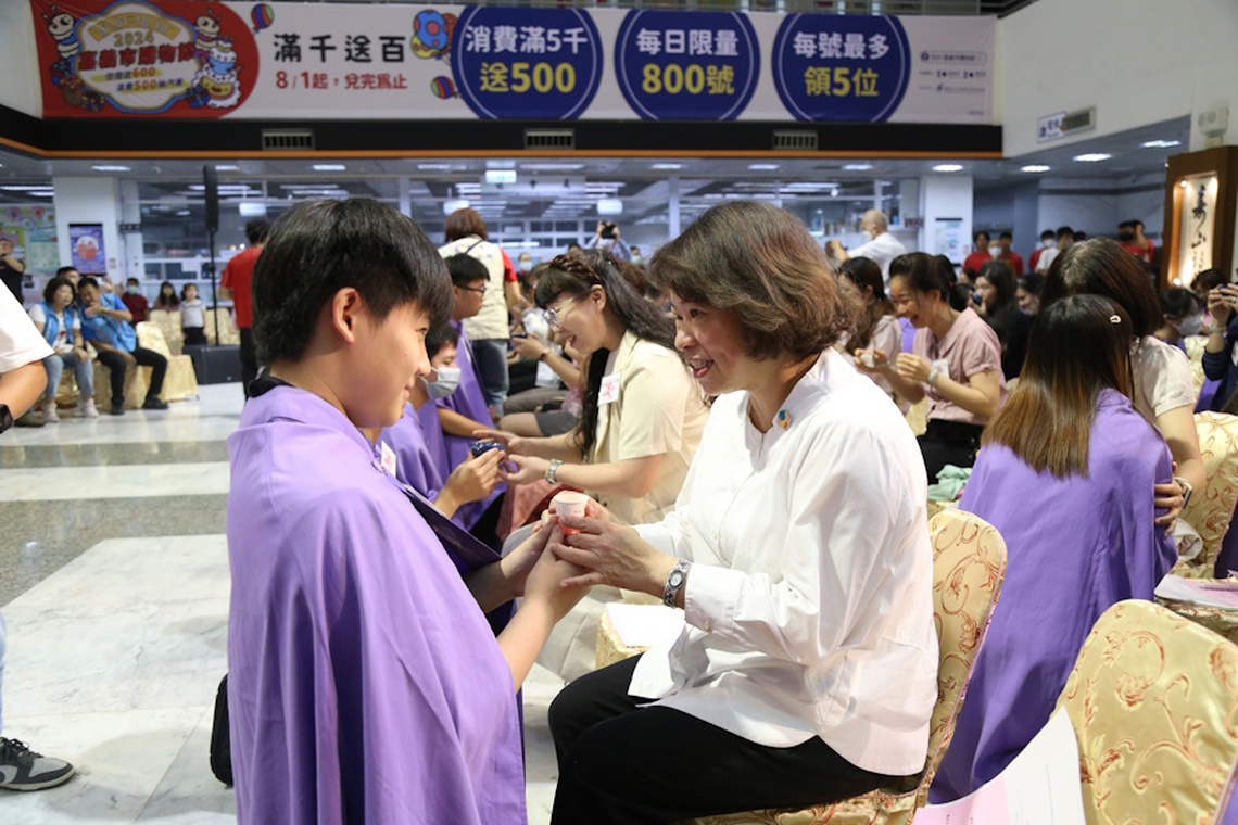 嘉義市113年成年禮 市長黃敏惠祝福學子用KANO精神「青年蛻變 夢想實現」