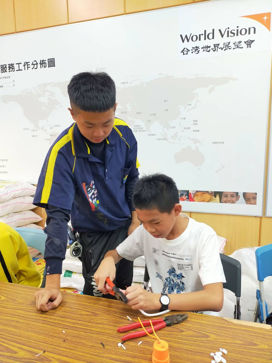 透過實作完成作品,提升學員自信心,相信自己有能力完成。