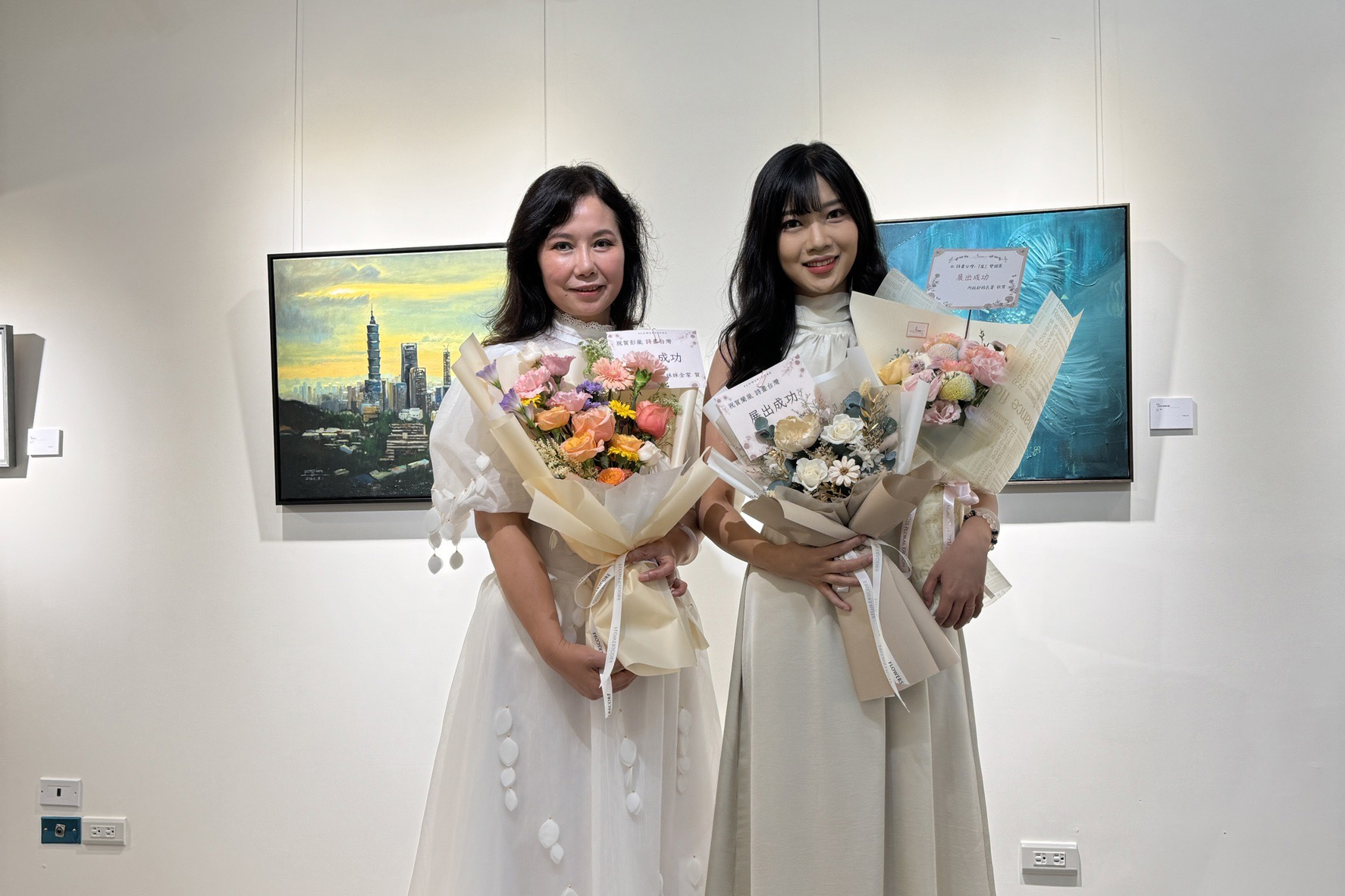 移民署第10屆新住民及其子女築夢計畫:詩畫臺灣-「嵐」雙個展兩位新住民藝術家(左為彭嵐、右為蘭嵐)