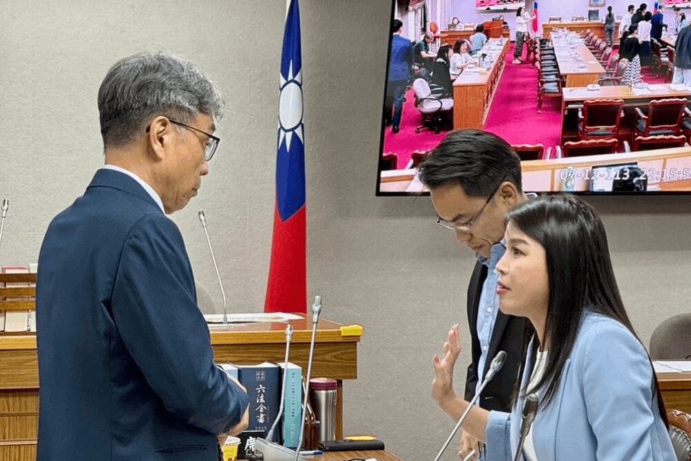 農業部反公糧收購 張嘉郡斥:政府不能強逼基層老農轉業 229 照片來源:立法委員張嘉郡辦公室