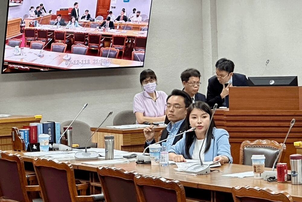 農業部反公糧收購 張嘉郡斥:政府不能強逼基層老農轉業 230 照片來源:立法委員張嘉郡辦公室