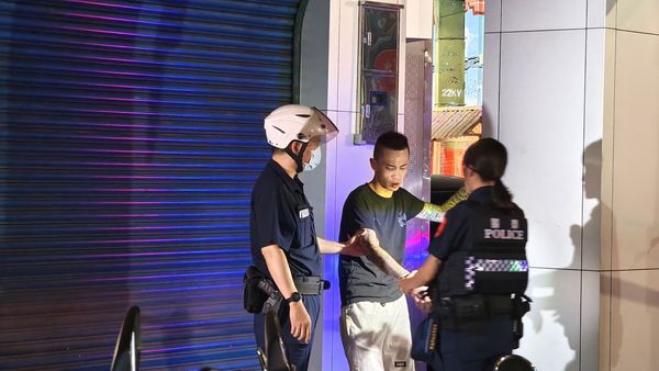 賓士男吸「喪屍毒品」逆向毒駕撞警車　1警殉職5人受傷 229