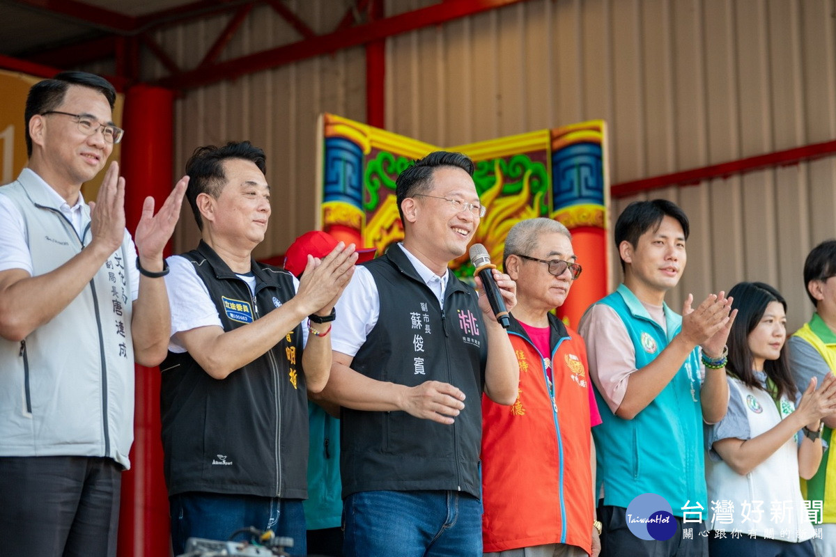 桃園市副市長蘇俊賓於「2024龍來桃園創意花鼓邀請賽」中致詞。<br /><br />