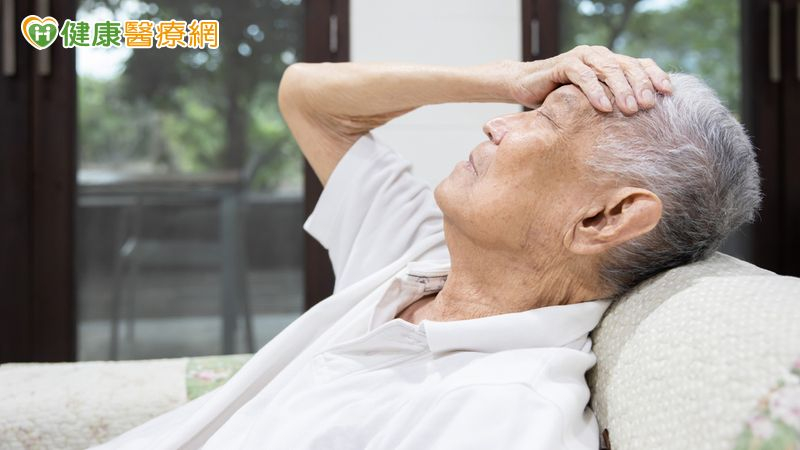 晨起刷牙「臉嘴麻」竟是顏面神經麻痺！&nbsp; 中醫針灸提升治療效果