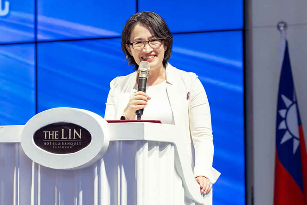 ▲蕭美琴副總統今（15）日上午出席「亞洲台灣商會聯合總會第31屆第3次理監事聯席會議開幕典禮」，感謝各地臺商朋友長期以來在海外幫國家推動政策、拚外交。（記者張玉泰攝）