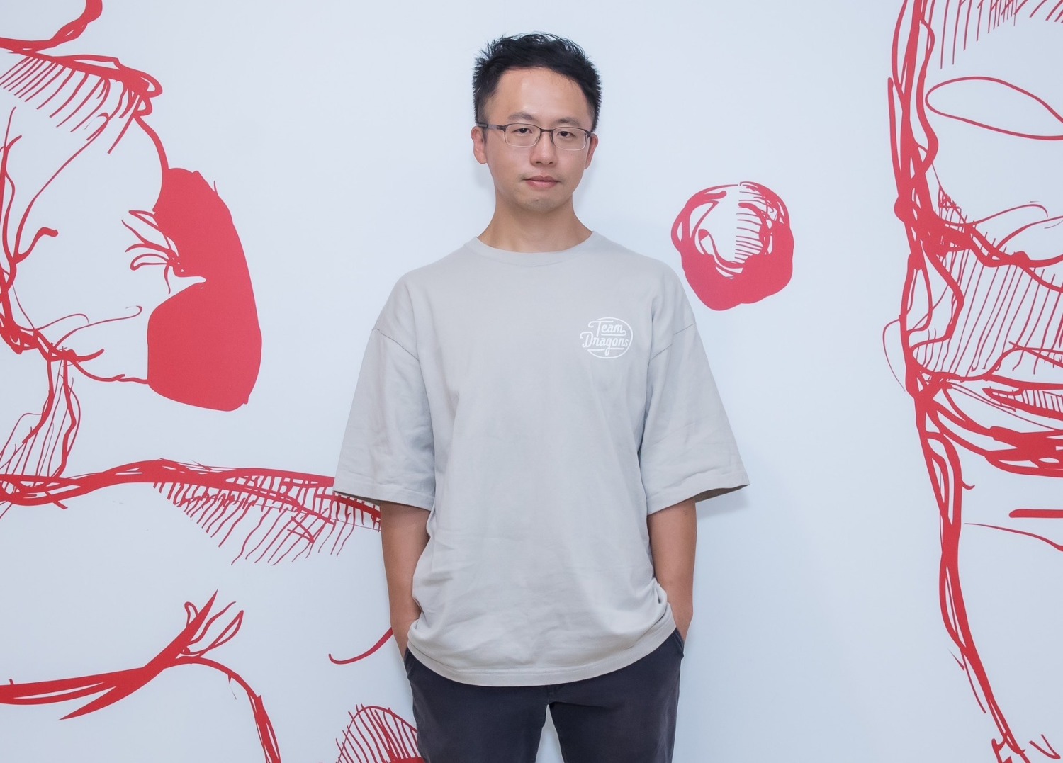 味全龍行銷業務總監程韋仁：歡迎真心懂棒球、愛棒球的女孩加入小龍女的行列。(圖/莉奈享務所提供)