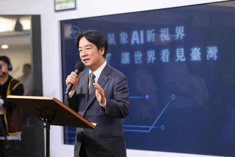 ▲賴清德總統16日視察中央氣象署時指出，面對氣候變遷的挑戰，他將在總統府成立「國家氣候變遷對策委員會」，讓臺灣在面對變化迅速的極端氣候時，不落後其他國家，並能保障人民生命財產安全。（總統府提供）