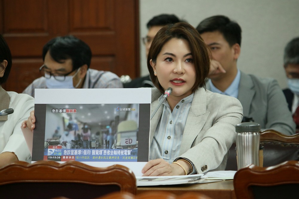 要求健保點值保障入法遭綠營杯葛　陳菁徽籲：需保障血汗醫護 249