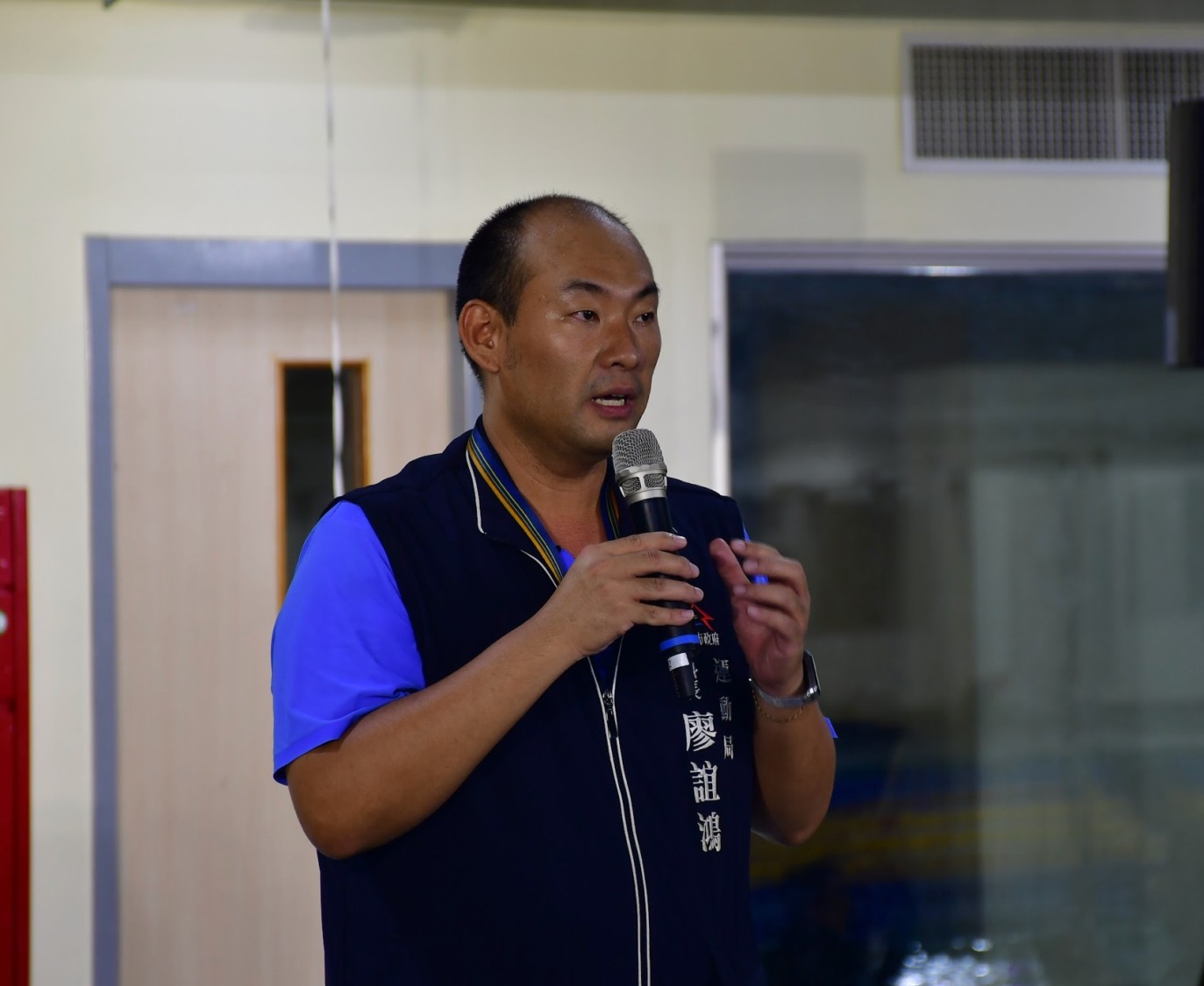 臺中市運動局科長廖誼鴻上台致詞。(圖/臺中市政府運動局提供)