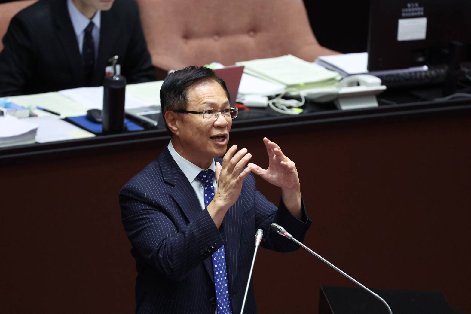 張啓楷指出,民眾黨五月初提了以上的修正案,今天獲得兩大黨支持順利三讀,是電價審議改革向前跨出一大步。(圖/張啟楷國會辦公室)