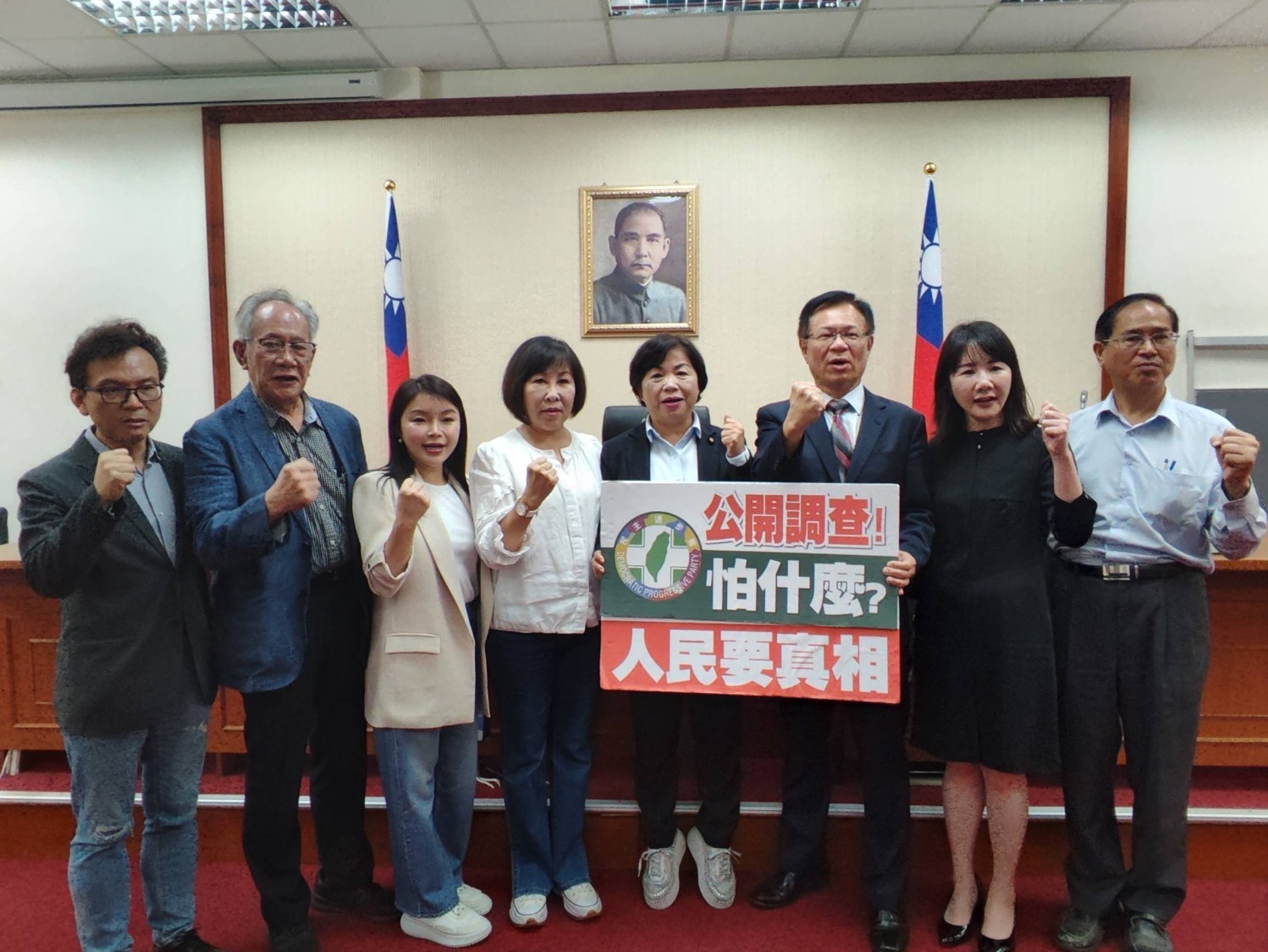 張啓楷痛批,如此粗糙的決策與作為,離譜也荒謬!當時的農業部長陳吉仲、中央畜產會董事長林聰賢同屬「重要關係人」,必須為國人說明清楚決策過程。(圖/張啓楷國會辦公室)