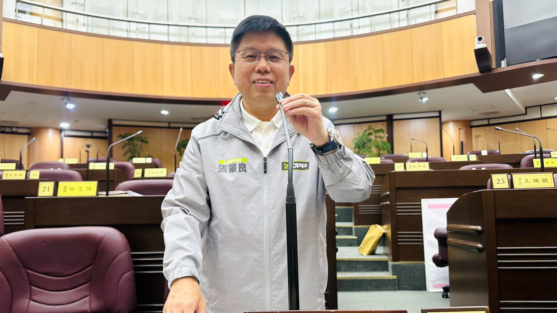 桃園議員張肇良疑涉違建關說,17日遭檢調搜索約談。翻攝張肇良臉書
