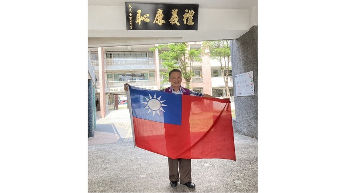 陳正光校長退而不休 獲113年教育奉獻獎 高雄唯一 高雄之光