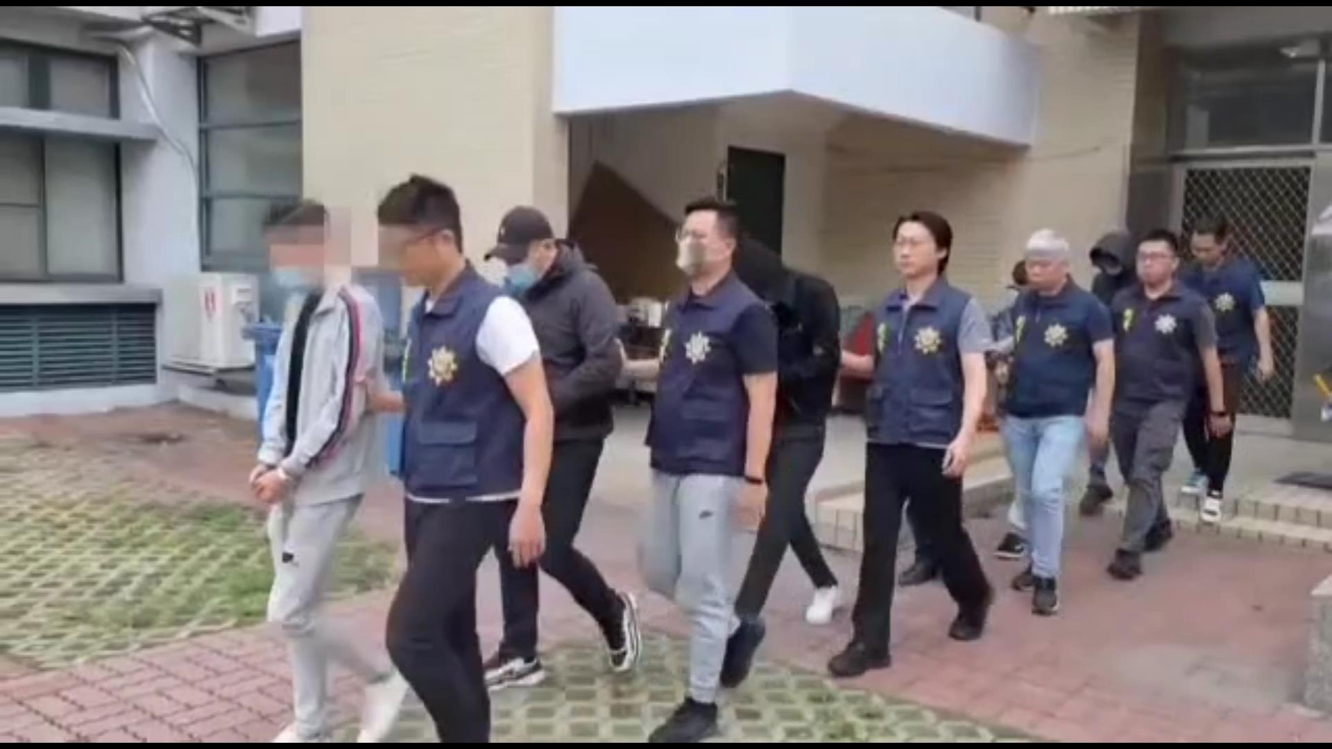 ▲彰化縣議員楊竣程因與曾姓外甥有債務糾紛，外甥率眾持空氣槍射擊鐵捲門數槍洩憤，導致鐵門凹陷。（資料照　　民眾提供）
