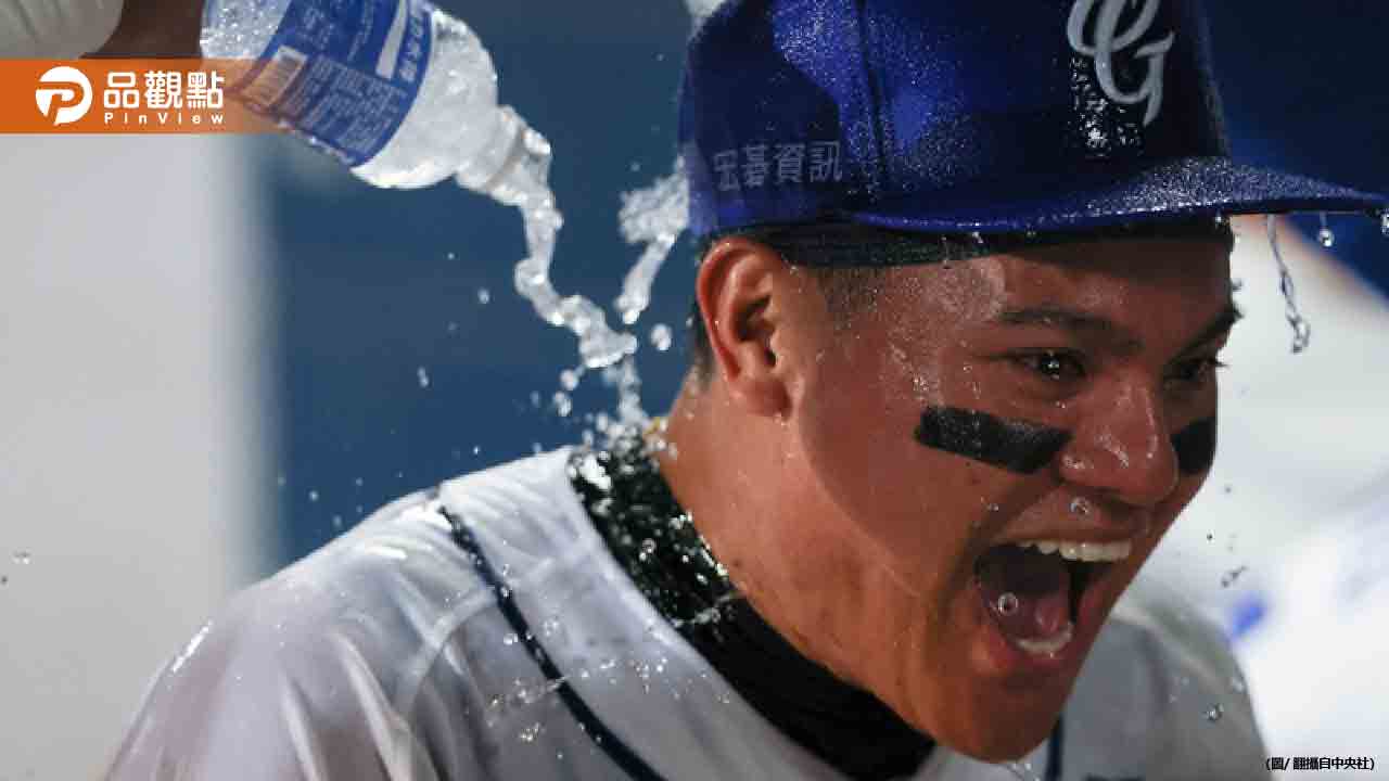 富邦悍將張育成 轟出中職生涯首轟！