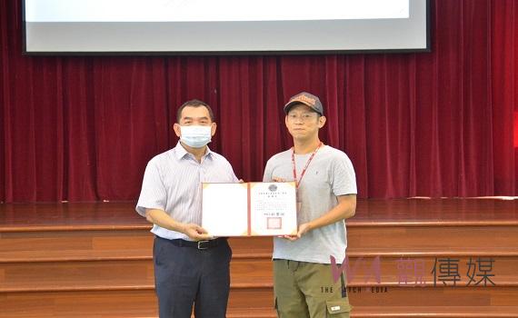 「放下拳頭,揮毫人生新顏色」好小子顏正國於雲林第二監獄分享自身青春與覺醒