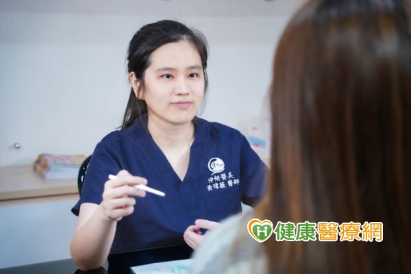 黃瑋薇醫師指出,粉刺、痘痘可以透過中醫食補調理內在環境,搭配外在醫學美容護膚,由內而外的改善粉刺、痘痘等肌膚問題。