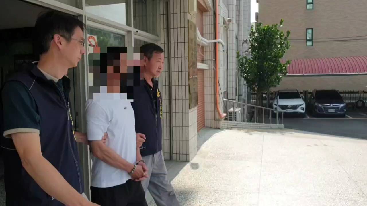 ▲台南市少年警察隊在安南區破獲一處改造槍械工廠,查獲綽號「宗哥」的47歲歐姓男子。(圖/記者陳彥霖翻攝)
