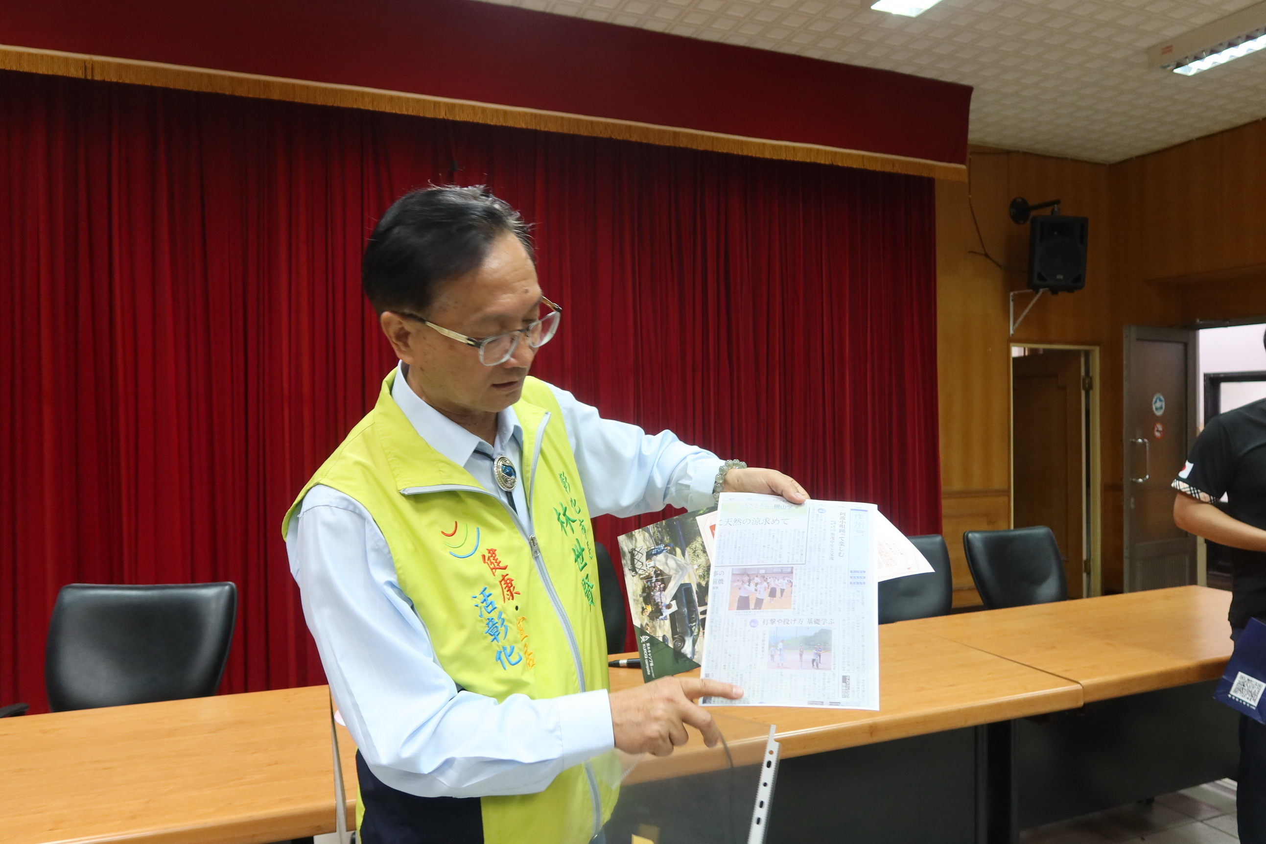 ▲「彰化市教育文化觀光參訪團」在彰化市公所分享日本之行取得豐碩成果。（記者張溎壕攝）