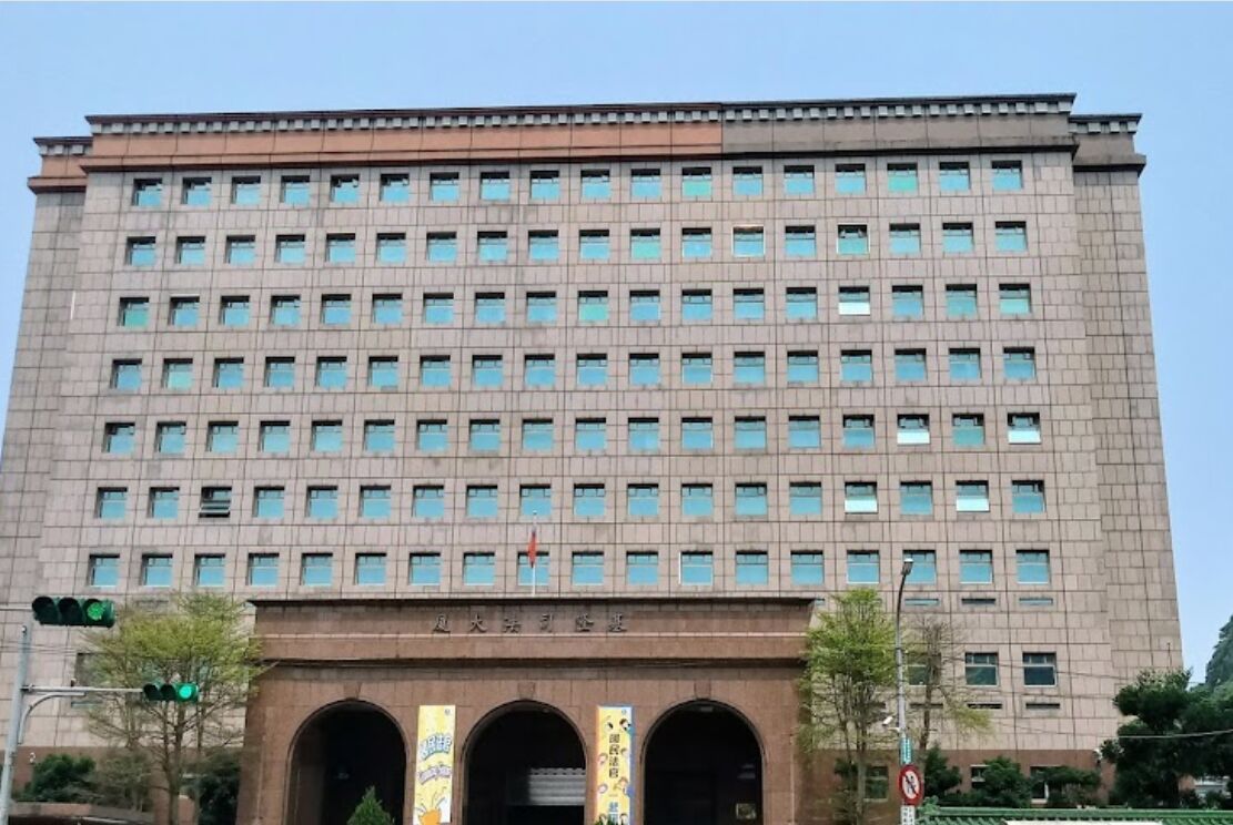 海軍艦長酒後企圖性侵女軍官拒不認罪 同袍作證:艦長會對女性勾肩摟抱 220 海軍艦長酒後企圖性侵女軍官拒不認罪 同袍作證:艦長會對女性勾肩摟抱 219