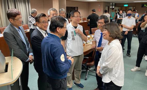 民眾黨立委張啓楷邀交通官員來嘉爭10項交通經費補助