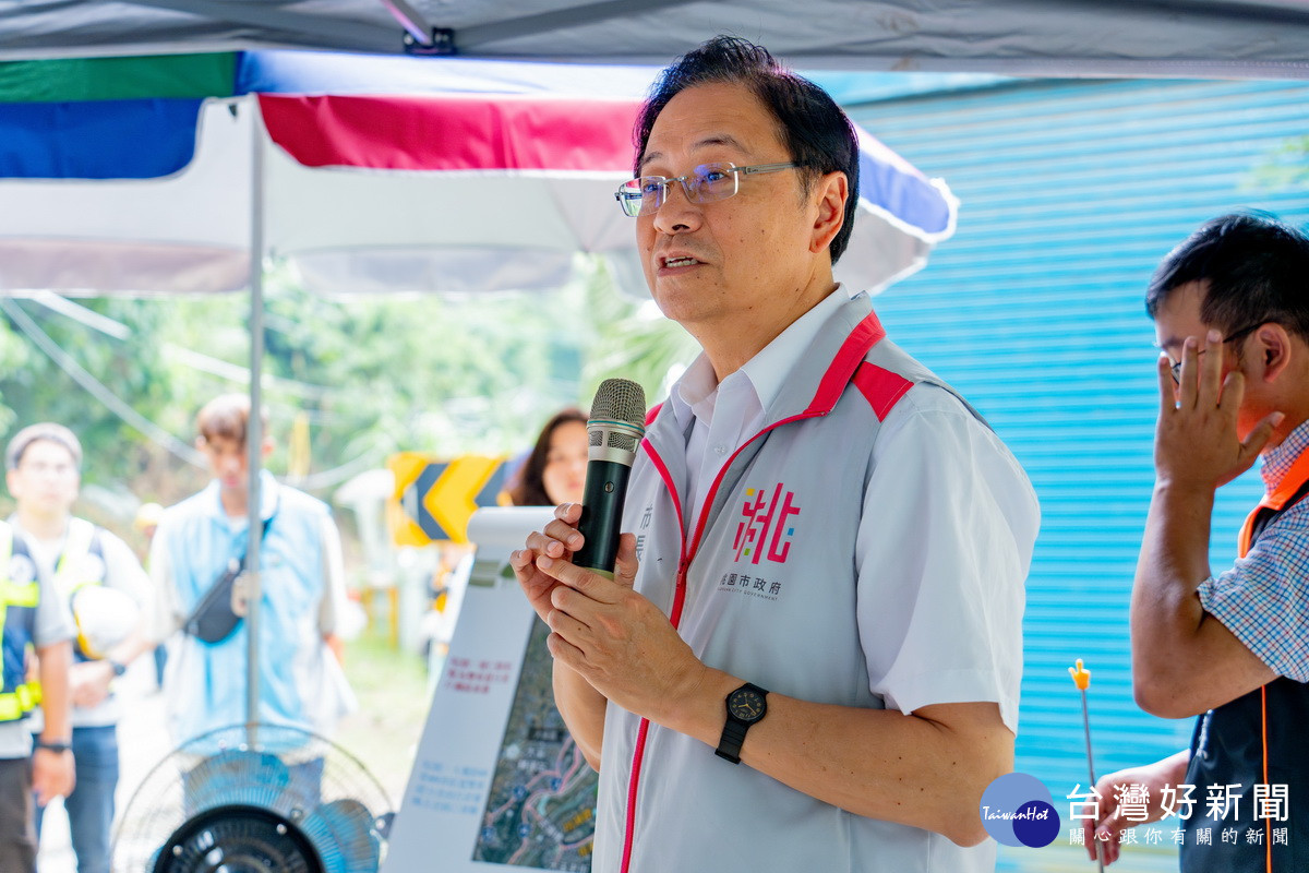 桃園市長張善政於視察「大溪區瑞仁路道路拓寬工程」時致詞。<br /><br />