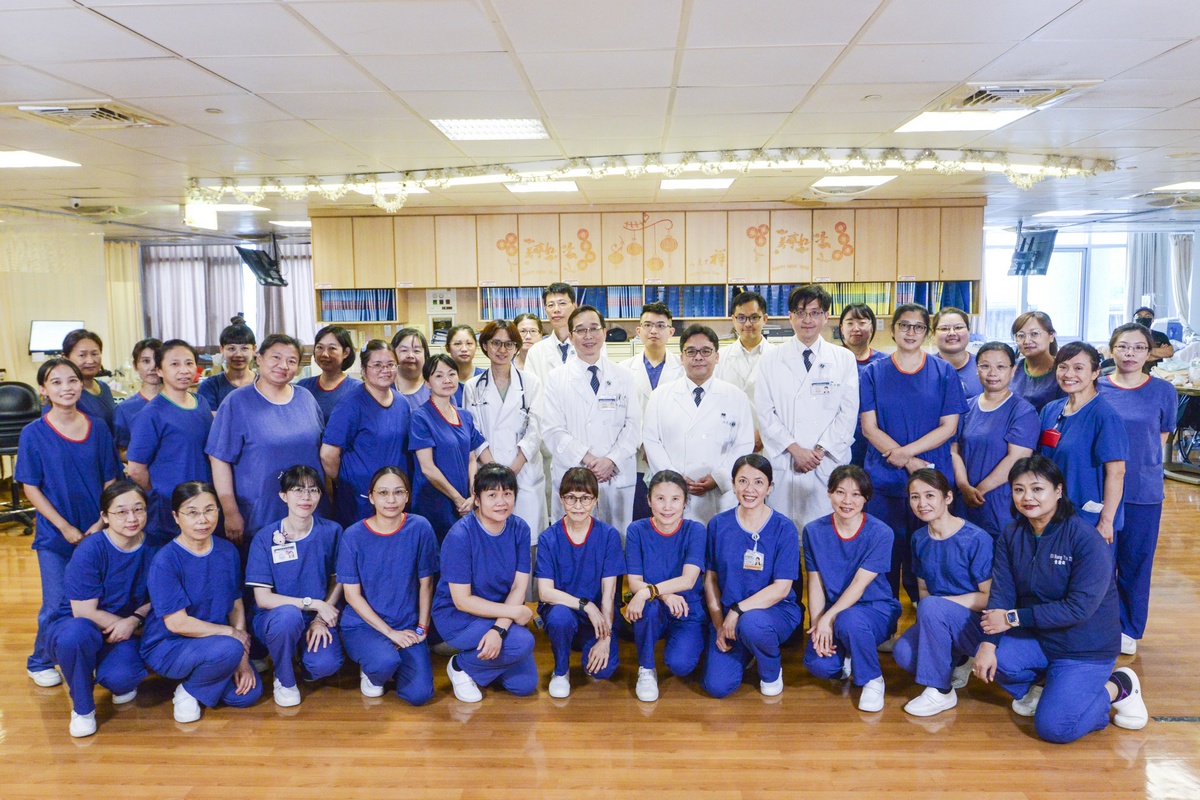 台北慈濟醫院血液透析中心郭克林主任帶領團隊以茹素健康及醫衛材減塑兩種策略,在照顧洗腎病人的同時,節能減碳、環保永續的成效相當亮眼。