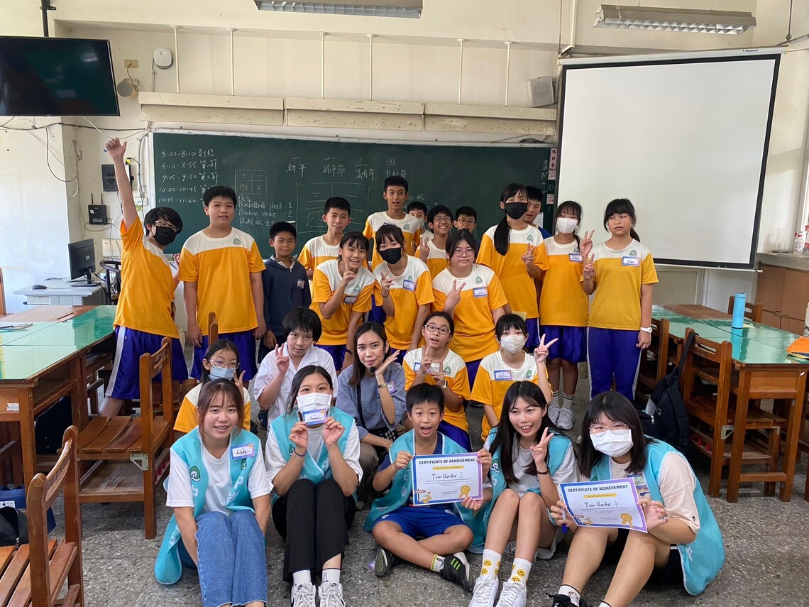 漾新聞|中崙國中雙語夏令營 外師中師課程設計畢業學姊擔任助教學生收穫滿滿