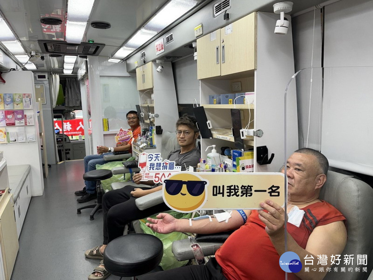 ▲永安產業園區服務中心廠商愛心捐血活動園區廠商與員工皆熱心參與，約52人捐出熱血近22,750c.c.。