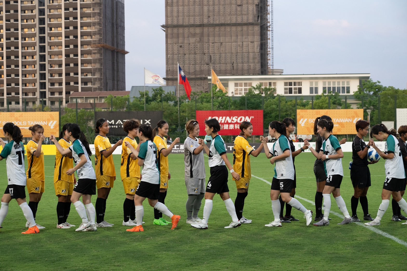▲高雄ATTACKERS先鋒女足對戰OOOFC,最終以10:0獲勝(圖:記者 陳維鈞 翻攝)