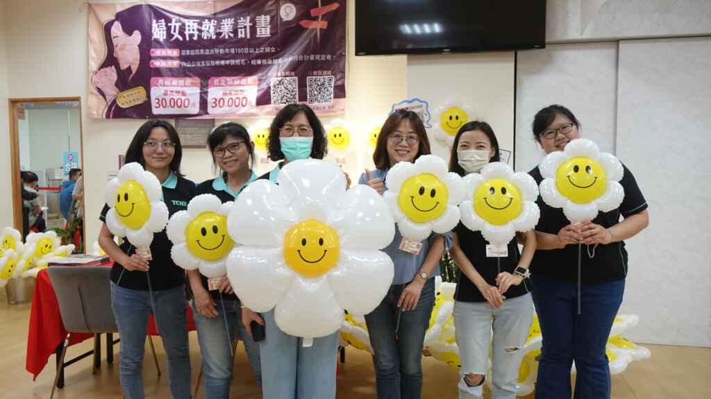 ▲勞動力發展署中彰投分署將在彰化就業中心舉辦大型聯合徵才活動,30家廠商提供800個職缺,逾八成工作為「無經驗可」職缺,提供新鮮人更多機會,同時也歡迎重返職場的婦女及中高齡。(記者林明佑攝)