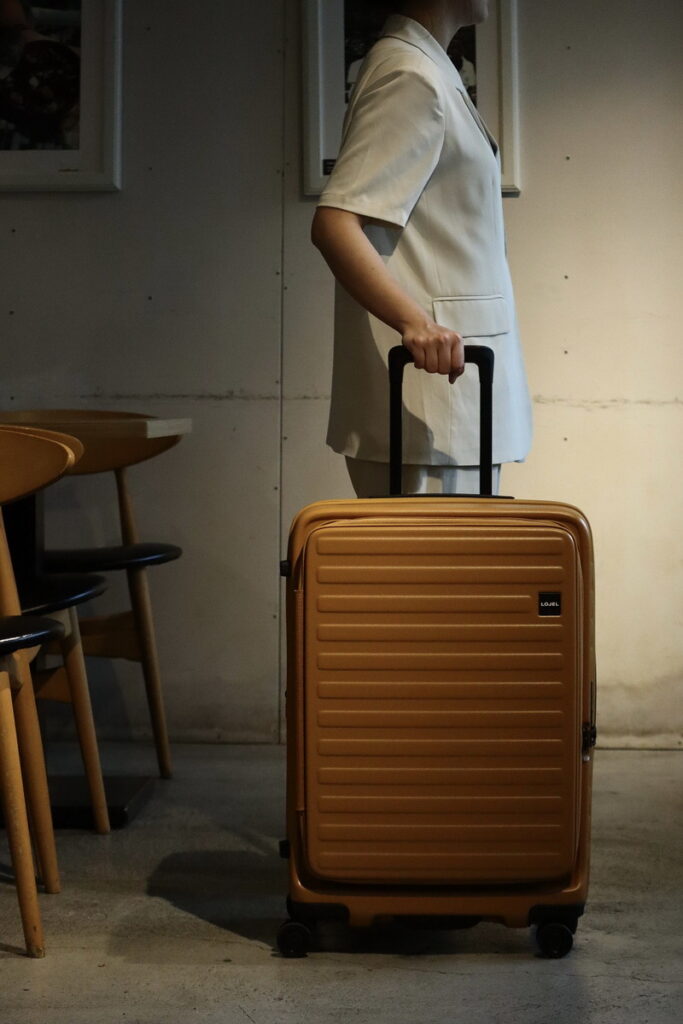 CUBO系列注入了更為活潑奔放的靈魂，昭示著旅行千變萬化，盡情享受當下的精神！