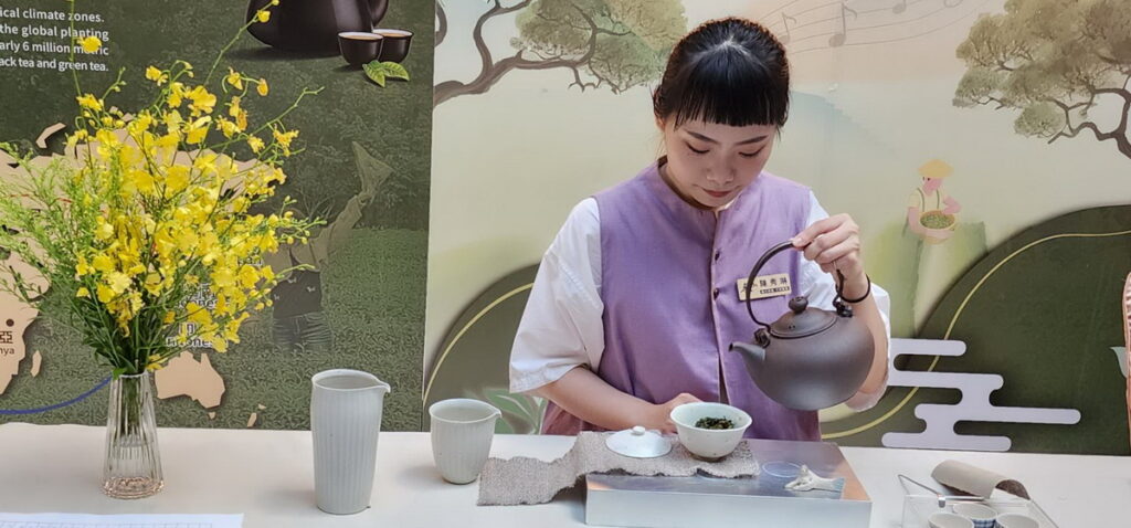 現場邀請參山處轄區在地特色產業與觀光圈業者展示販售產品與美食