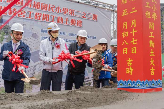 【有片】科普行動圖書車啟程!桃園教育局長劉仲成曝閱讀的重要性 136 cdb5d6c3 bccb 4519 b3d3 220fc4fc939e scaled