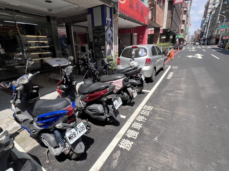 中區重劃「機慢車停放區」 警方呼籲民眾依規定停車