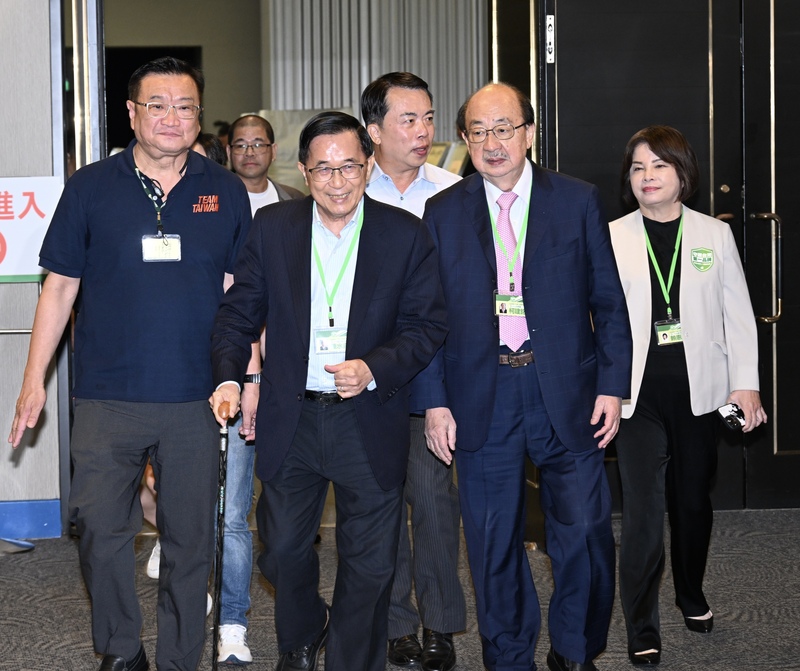 【民進黨全代會風雲】扁未出席全代會開幕 柯建銘陪同下現身投票