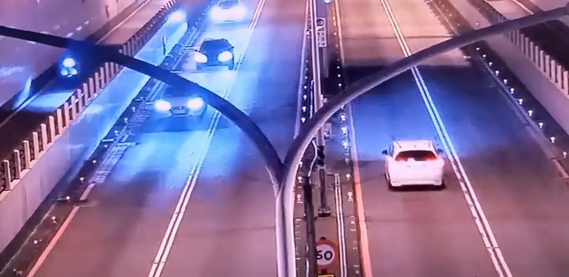 過港隧道貨櫃車掀起排煙風機 經搶修已恢復正常通車