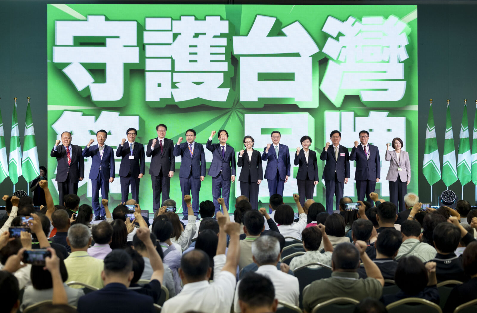 燦系人馬投廢票拉下賴嫡系? 民進黨人:單純蓋錯、黨內無派系區分 234 燦系人馬投廢票拉下賴嫡系? 民進黨人:單純蓋錯、黨內無派系區分 233