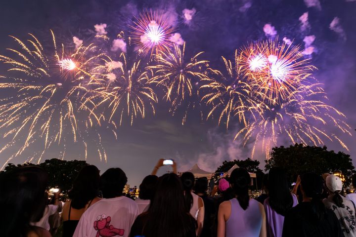 璀璨登場／大稻埕夏日節 看煙火、搭遊船、嘗美食 