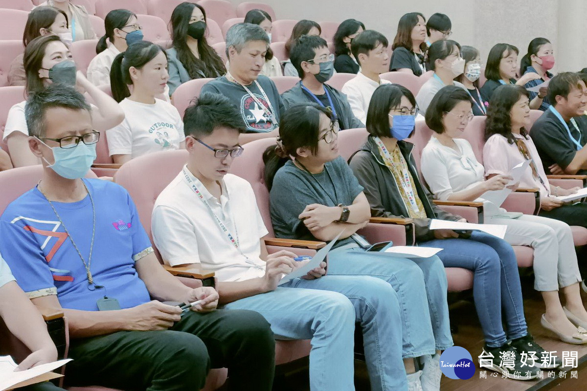 桃園市政府客家事務局舉辦陽光法案研習,同仁踴躍參與。