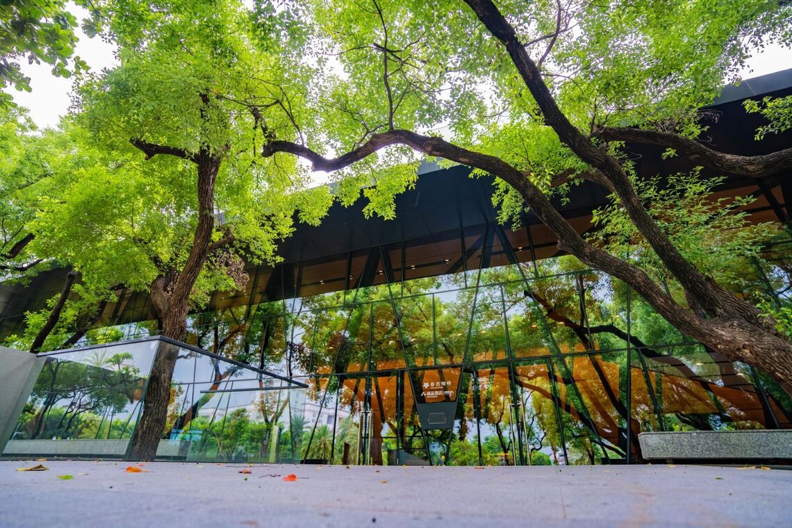 卓越建設獎屏東總圖奪4大「卓越獎」 屏東縣立美術館、典藏中心歷史建築再造獲肯定
