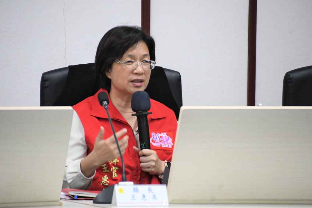▲彰化縣長王惠美今天下午召開凱米颱風第1次防颱整備會議,且因應颱風來襲訂於今天晚上9:00一級開設,請各單位加強防颱整備各項事宜,並完成十二項防颱整備應變工作。(彰化縣政府提供)
