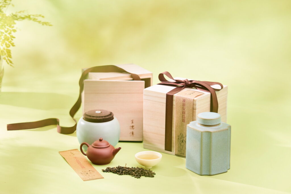 「天青茶禮」開倉德傳十年存茶,特製名家藝術茶倉陳放