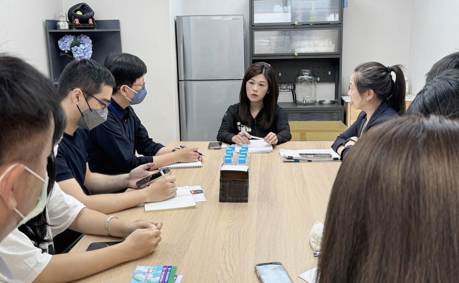 質疑幼兒園性侵案多次警告未調查 洪婉臻控:市府內神通外鬼 206 質疑幼兒園性侵案多次警告未調查 洪婉臻控:市府內神通外鬼 205