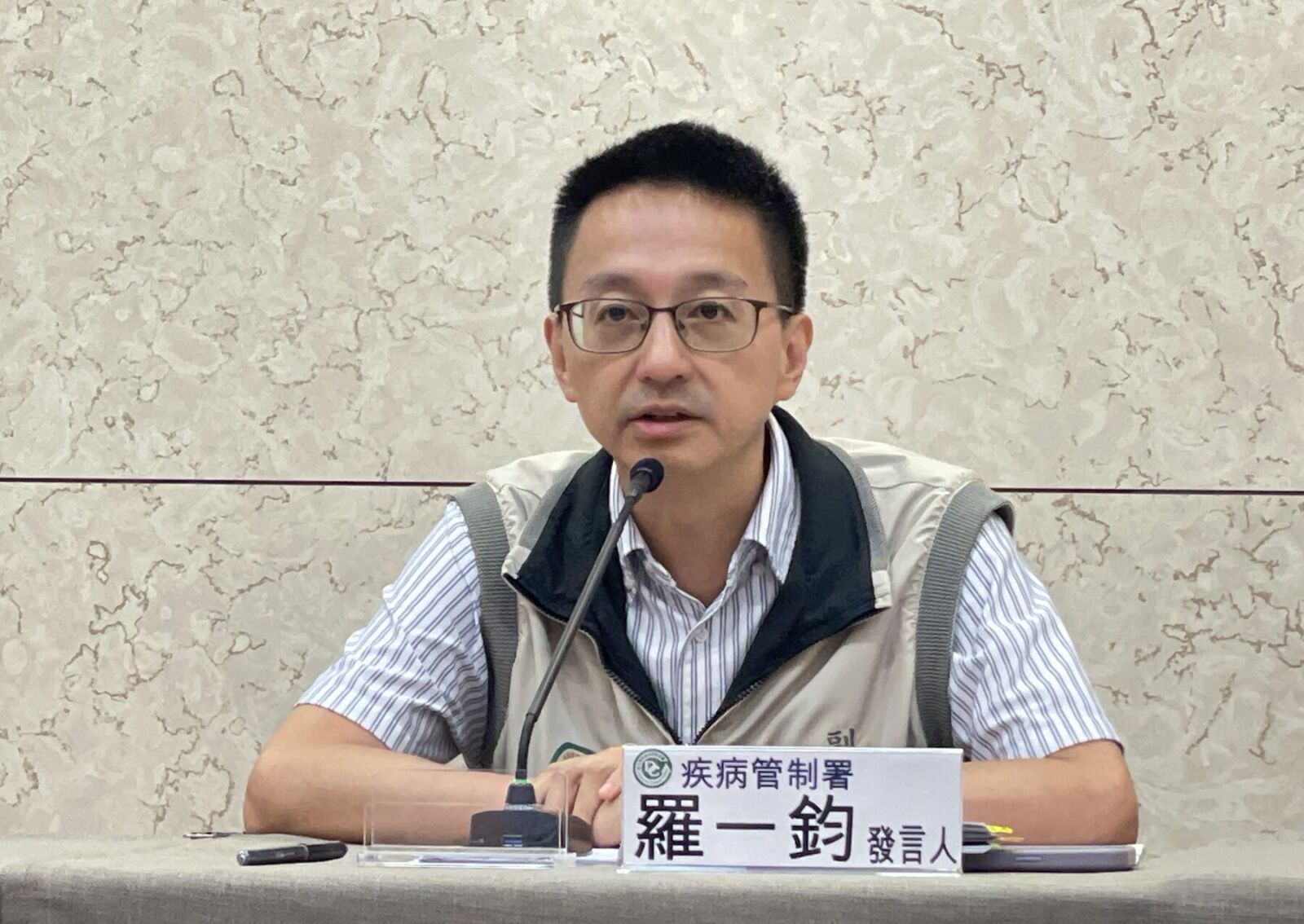 台灣新冠死亡竄11個月新高 羅一鈞加碼示警:日本疫情大爆發! 230 台灣新冠死亡竄11個月新高 羅一鈞加碼示警:日本疫情大爆發! 229