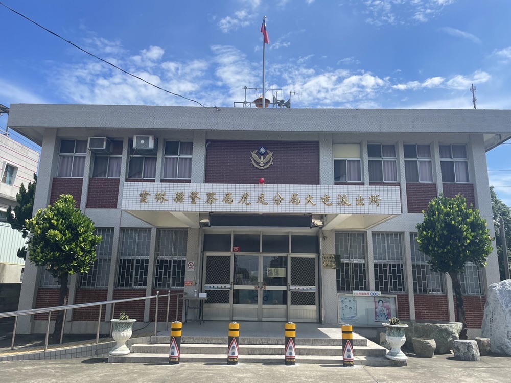 雲林設防撞桿化身守護天使 萌警圖樣還加裝太陽能閃爍燈 229 cnews204240723a08